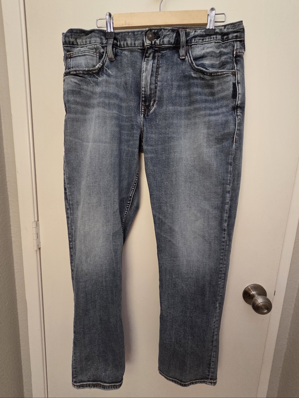 Silver Jeans Men's Straight Jeans - Light Blue Wash